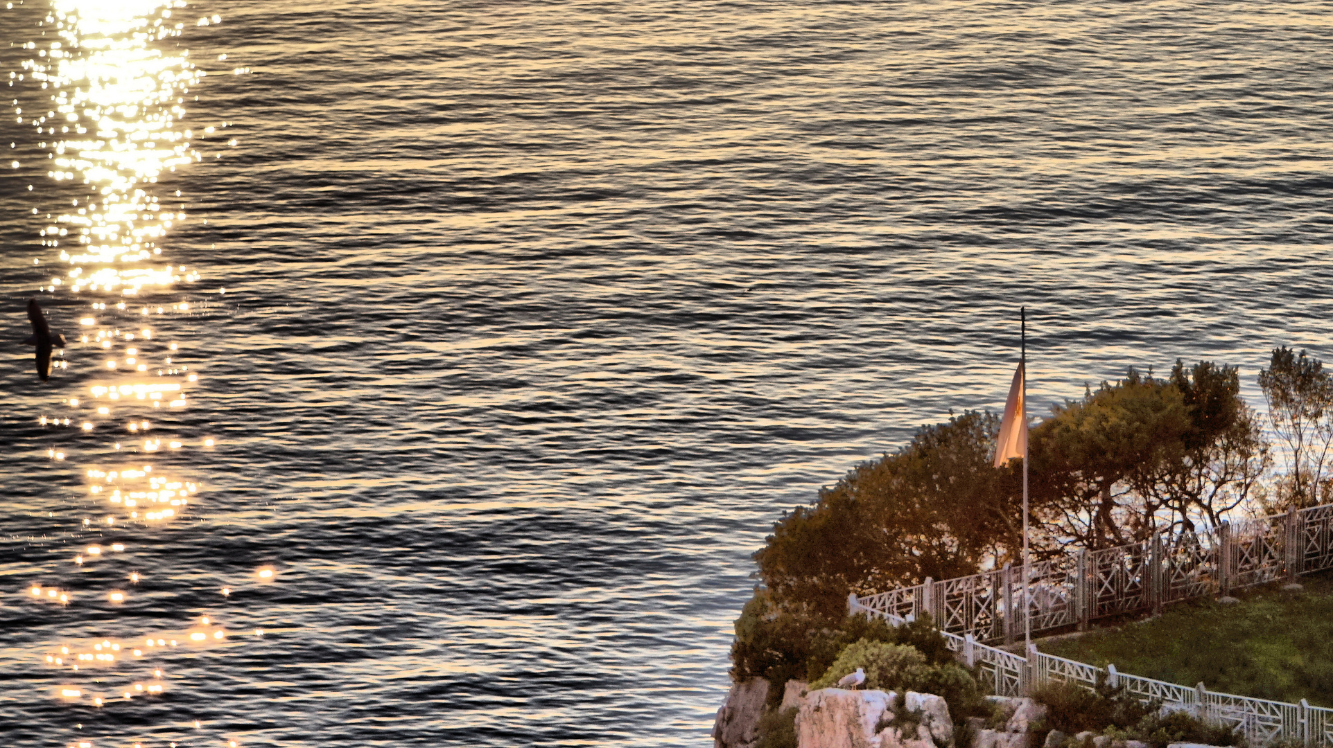 Riflessi di tramonto sul mare di Gaeta