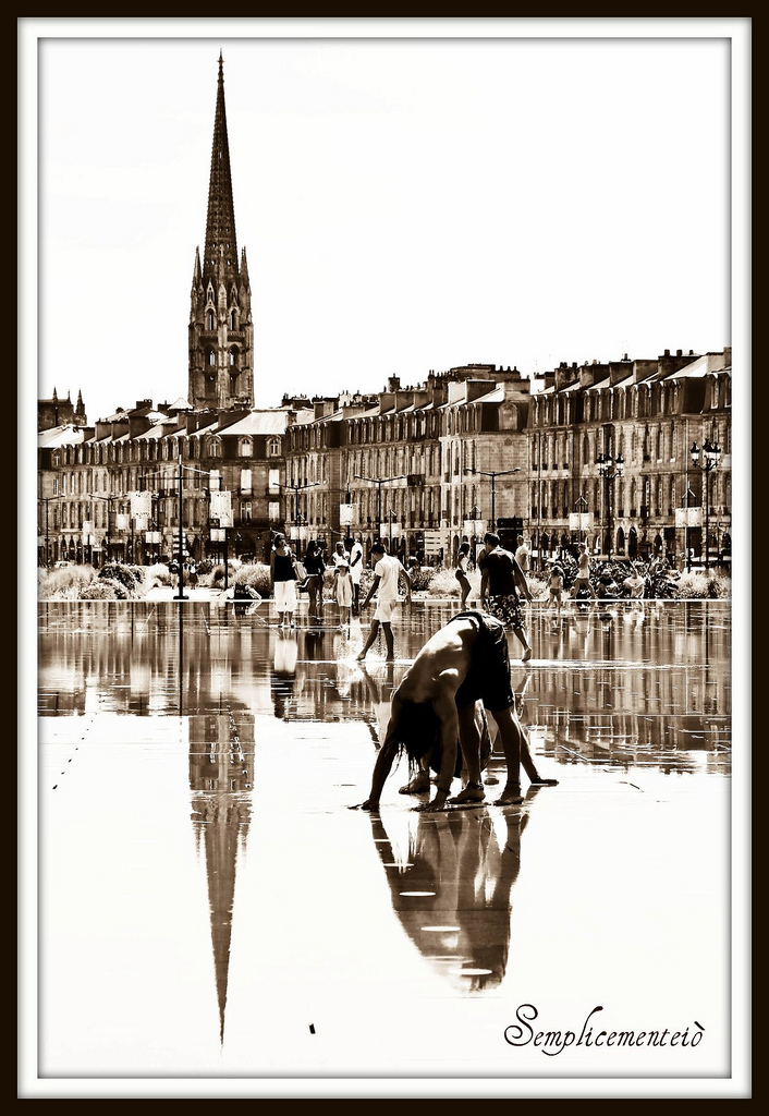 Riflessi e giochi a Bordeaux