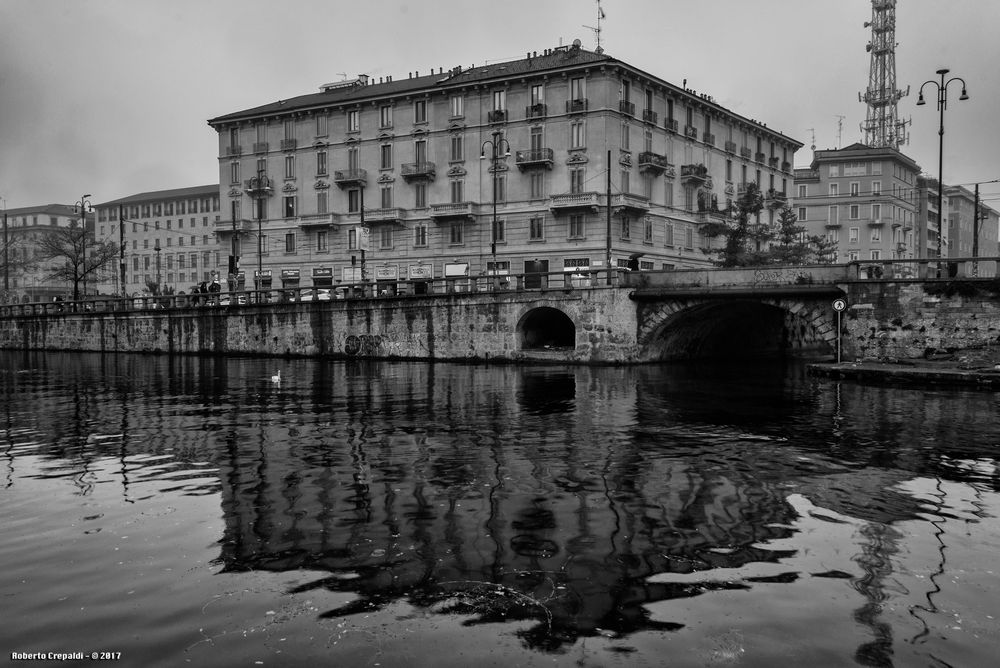 Riflessi in Darsena, Milano