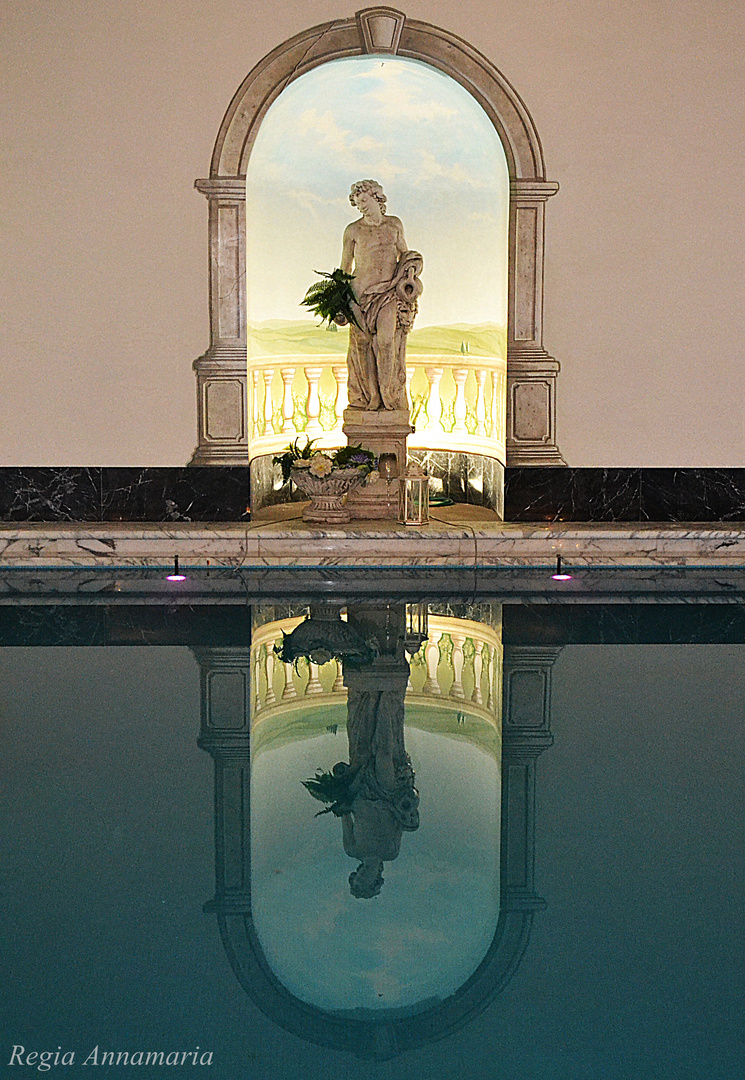 riflessi in piscina 