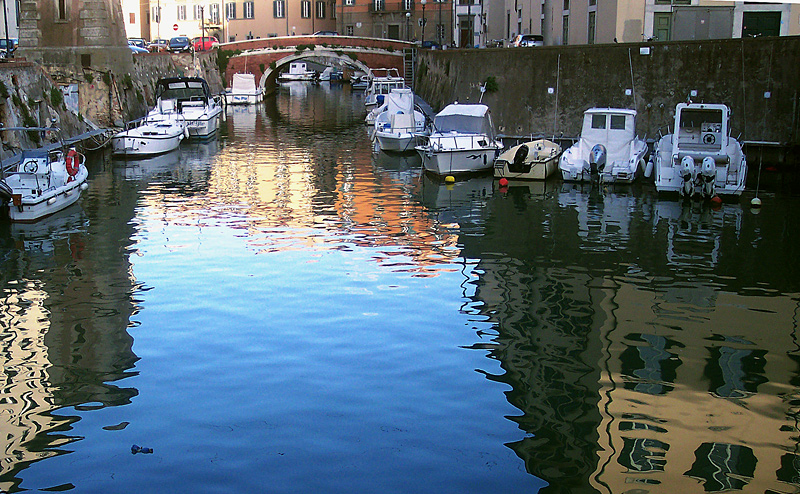 .....riflessi nel canale.....