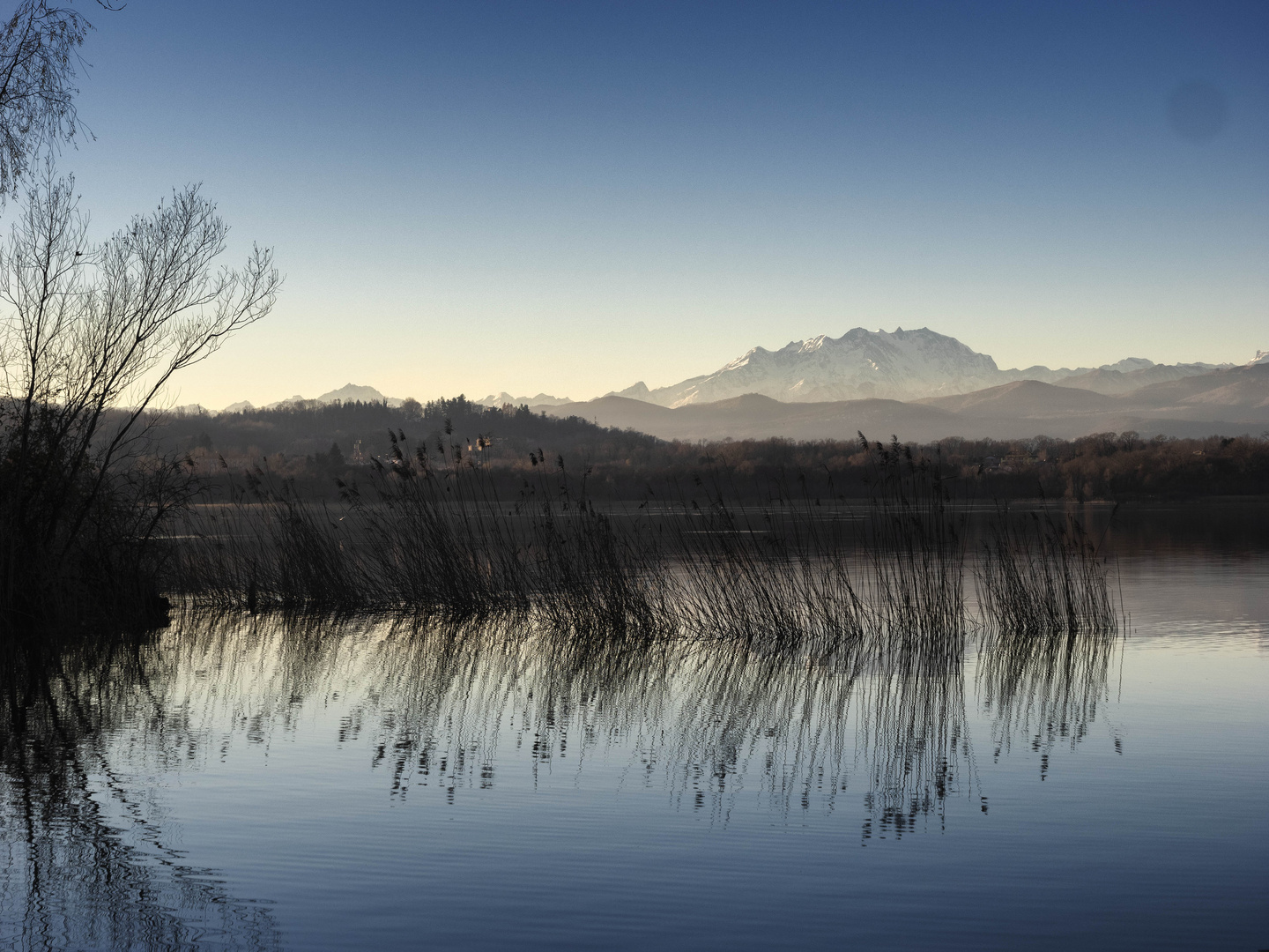 Riflessi nel lago