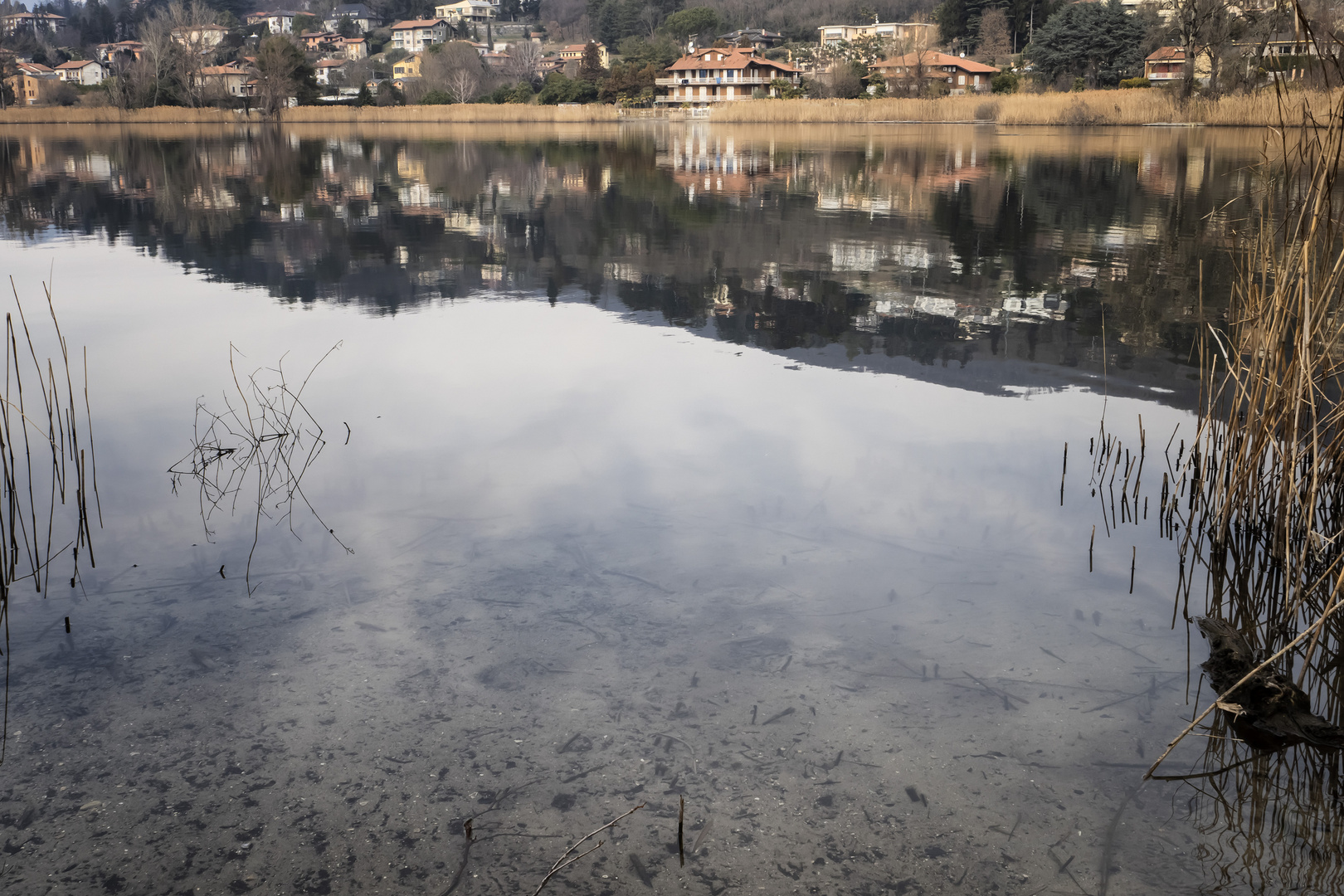 Riflessi nel lago