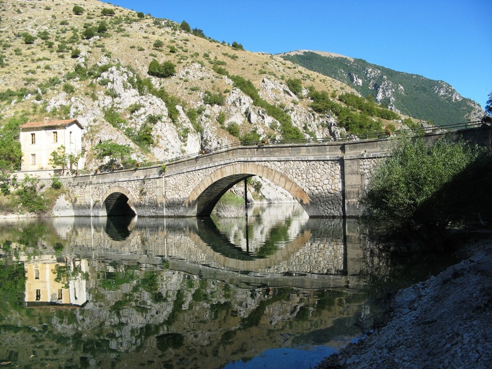 Riflessi nel Lago di Scanno