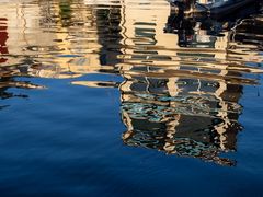 Riflessi nel porto