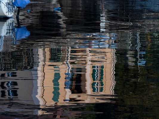 Riflessi nel porto