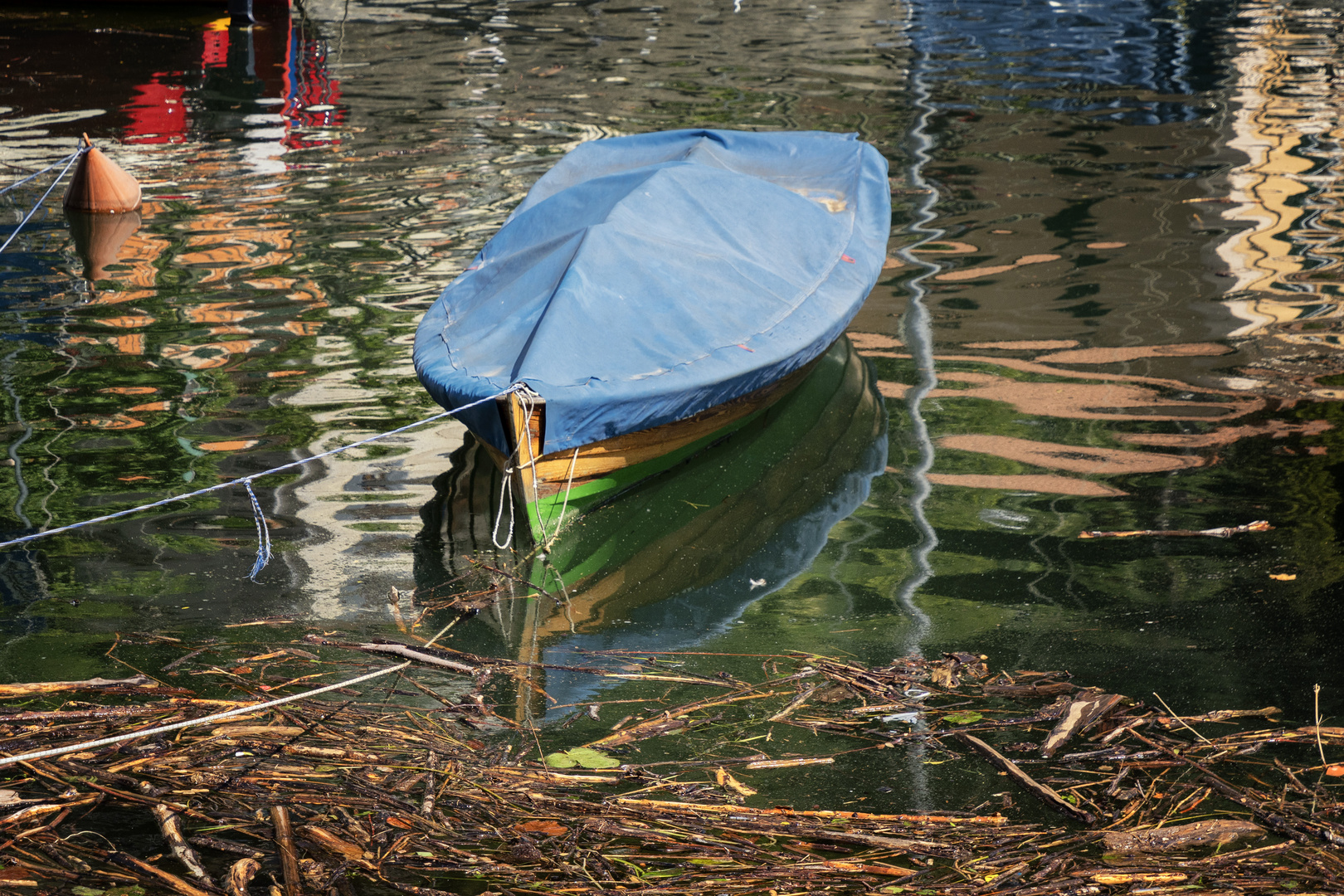 Riflessi nel porto