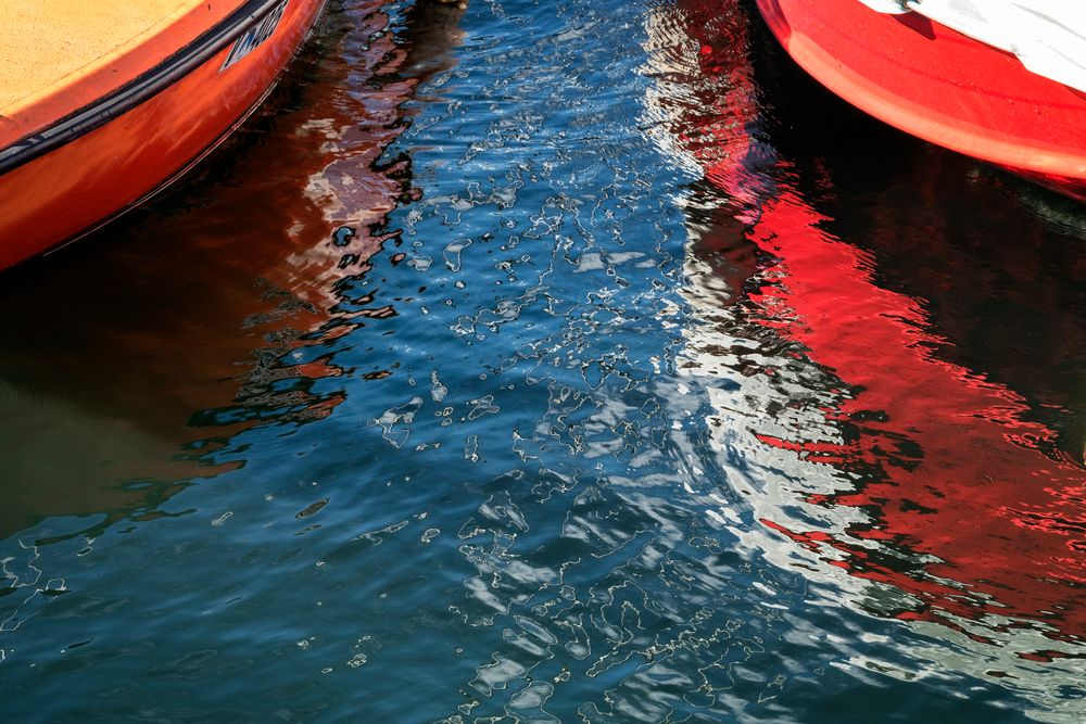 Riflessi nel porto di Luino