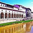 Riflessi nell'Arno: il fascino di Firenze e del lungarno in HDR....