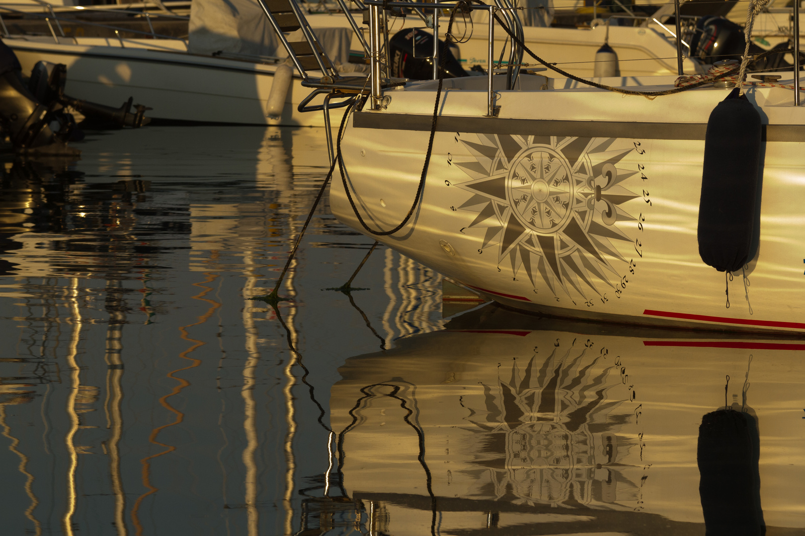 Riflessi sul mare!!Porto turistico di pescara...