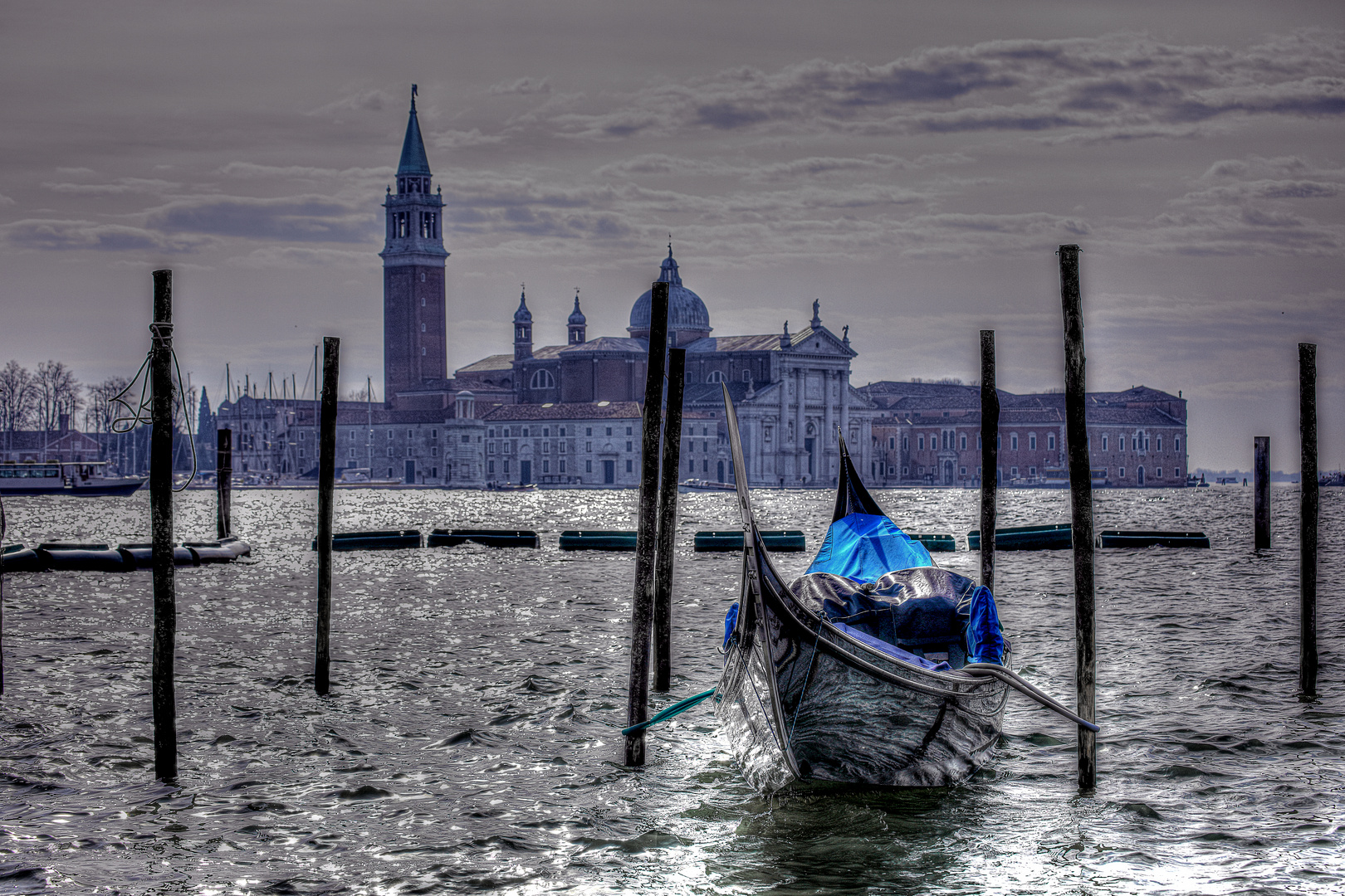 riflessi sull'acqua