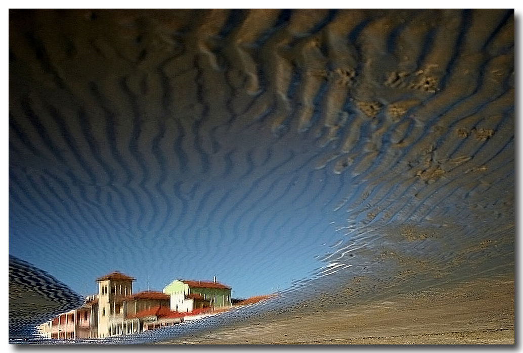 "Riflessioni" sulla spiaggia