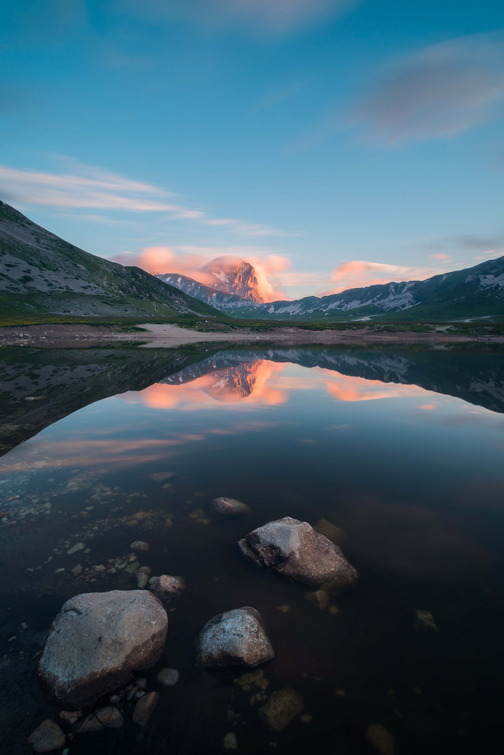 Riflesso sul lago di Pietranzoni