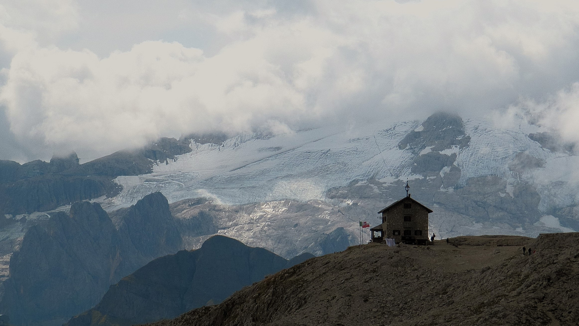 Rifugio Franz Kostner Hütte,  vor der Marmolada Gletscher vor der Gletscher Bruch...