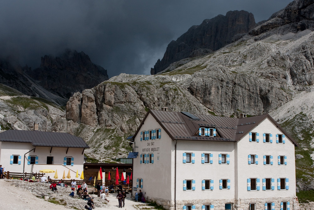 Rifugio Vajolet - Dove Iniziano le Grandi Aventure