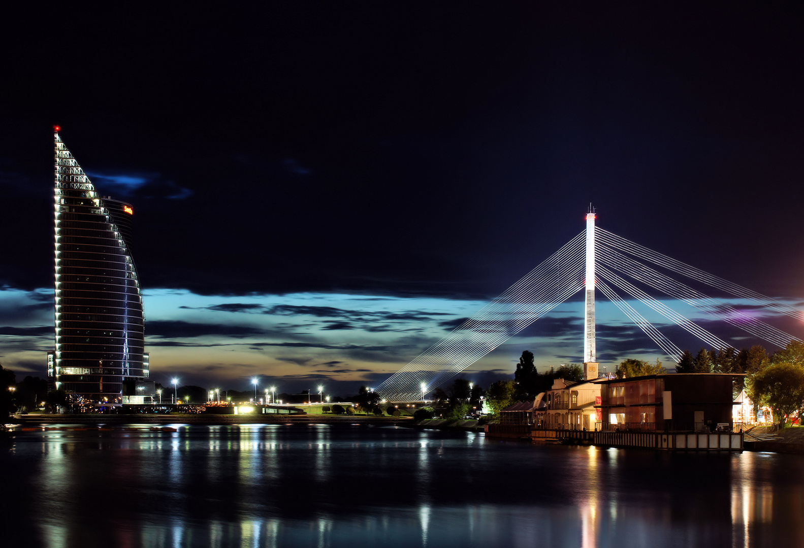 Riga - Vanšu-Brücke & Swedbank