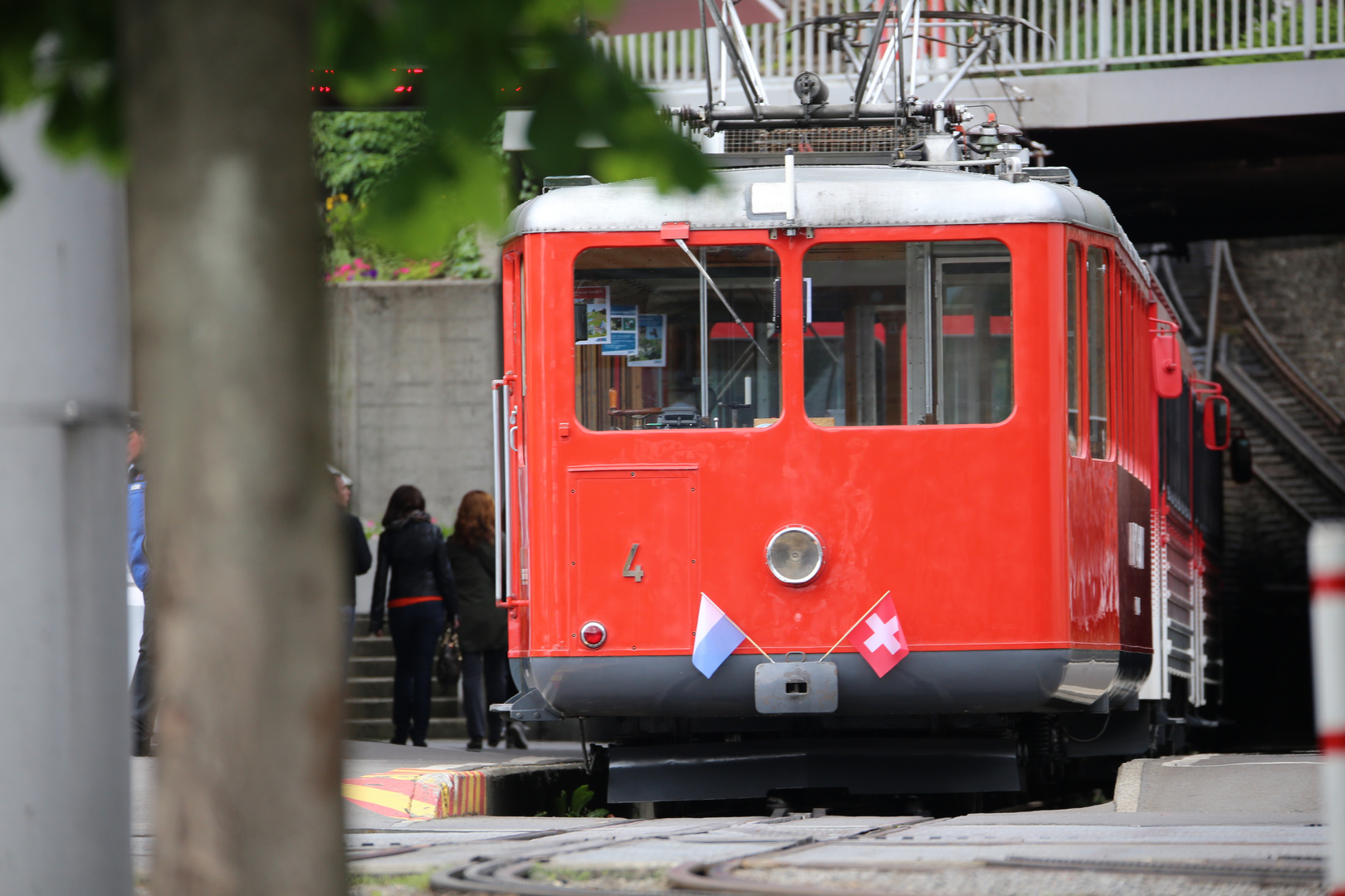 Rigi-Bahn in Vitznau vom Schiff