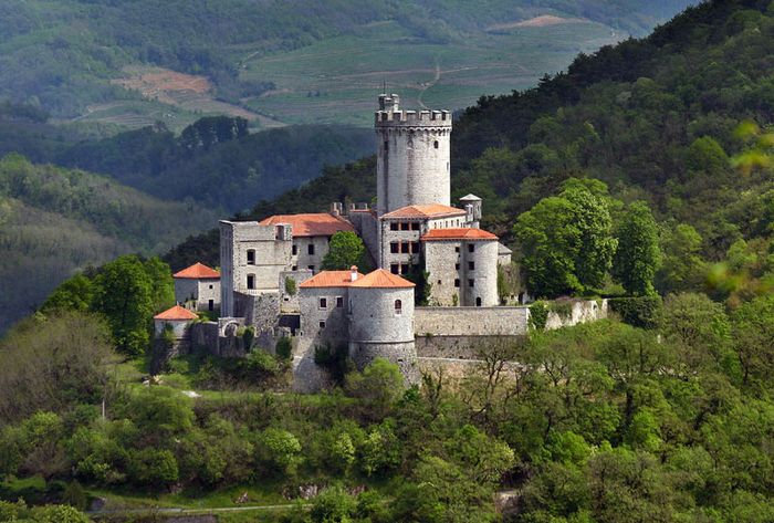 RIHENBERG castle Slovenia