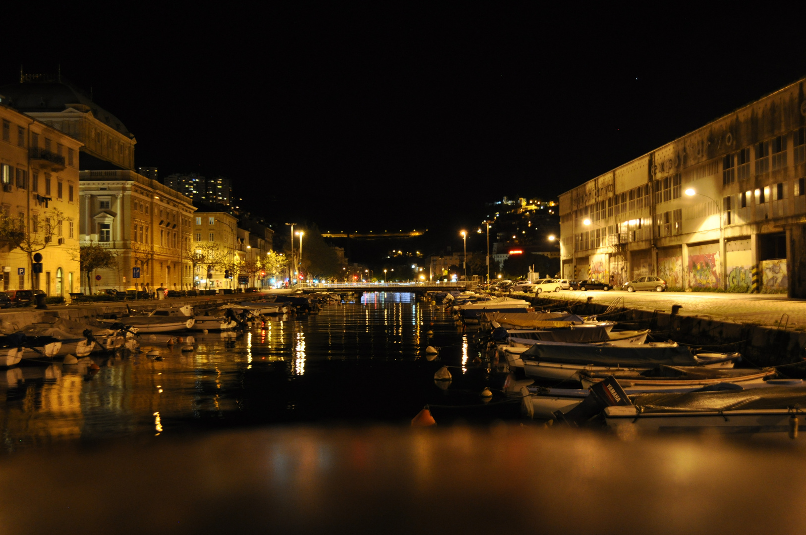 Rijeka bei Nacht