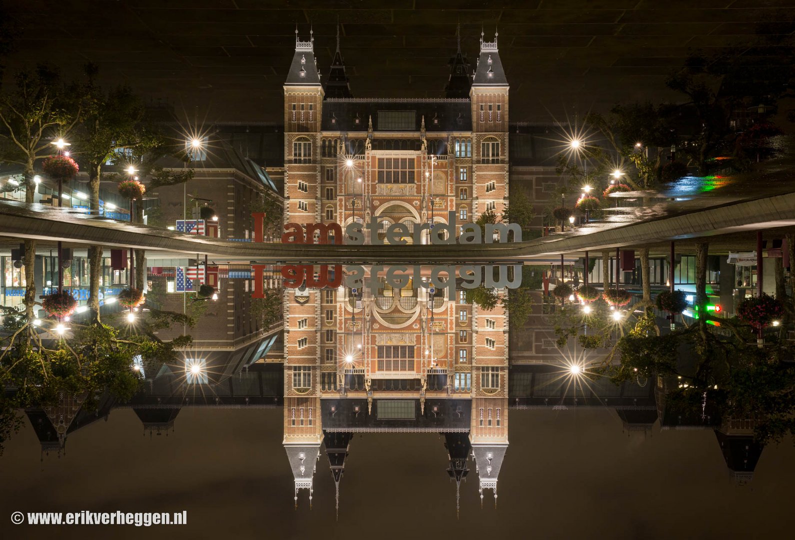 Rijksmuseum Amsterdam at night