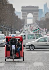 Rikscha am Champs-Elysees