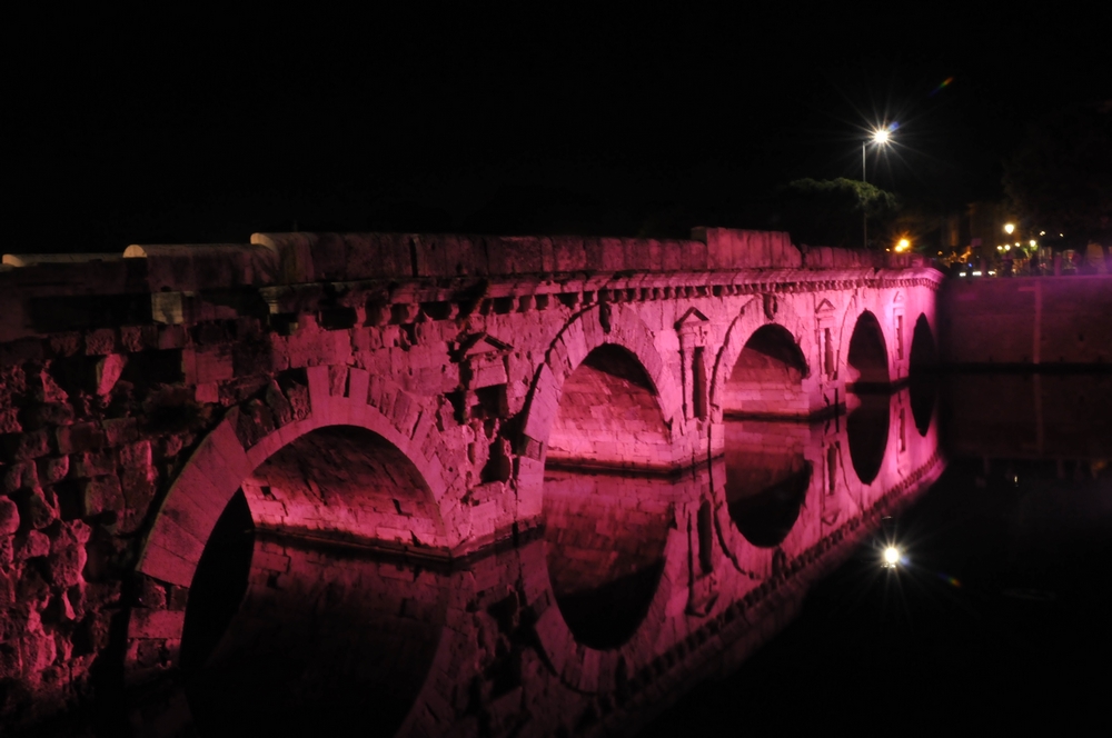 Rimini , Notte rosa, Ponte di Tiberio 2