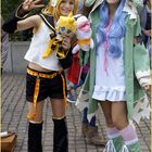 Rin Kagamine aus "Vocaloid" und Yoshino aus "Date A Live"