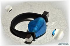 Ring, hellblau