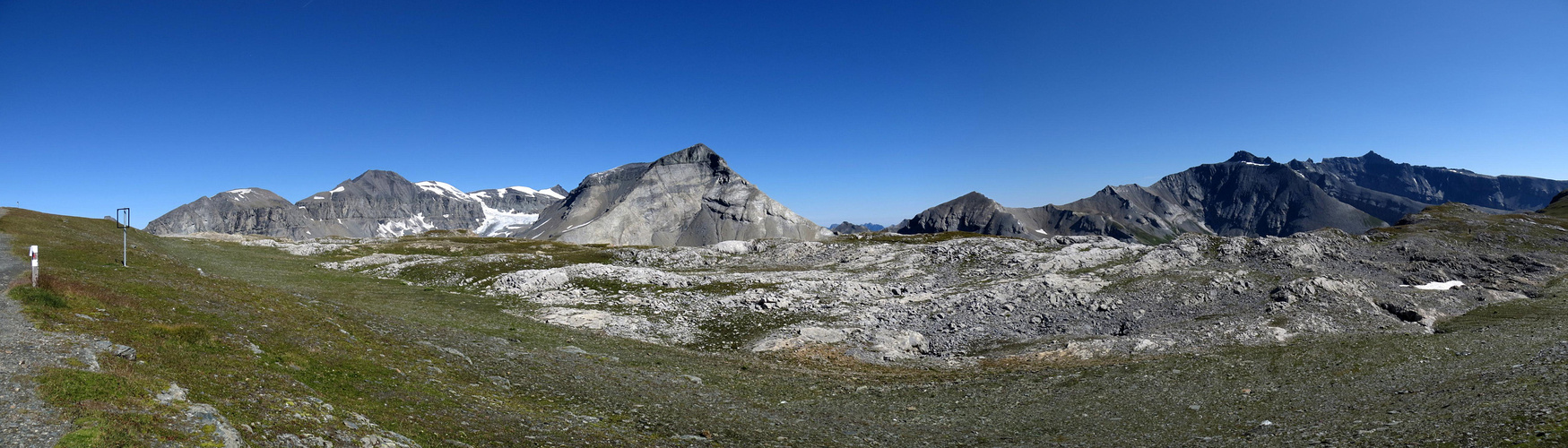 Ringelspitz (3247 m) ganz rechts aussen ...