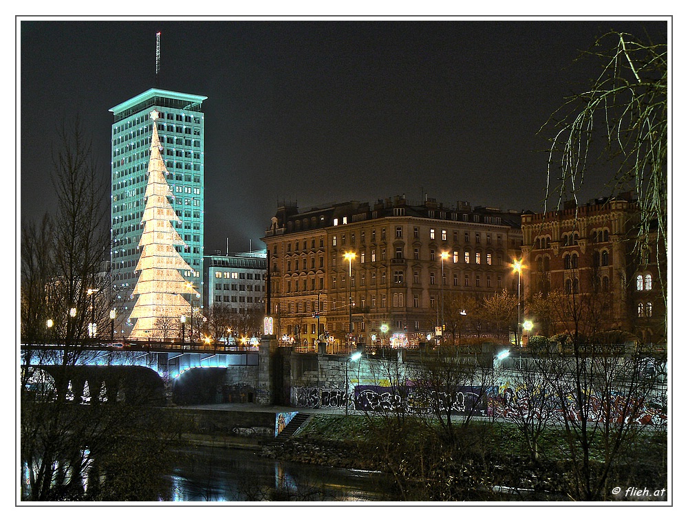 Ringturm in der Adventzeit