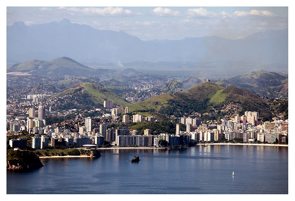 RIO DE JANEIRO - Dörfer sind vom Rhythmus des Tages geprägt, Städte vom Rhythmus der Nacht. (Blanck)