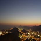 Rio de Janero bei Nacht vom Zuckerhut