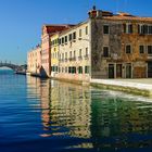 Rio dell`Arsenale spiegelt Häuserfassaden