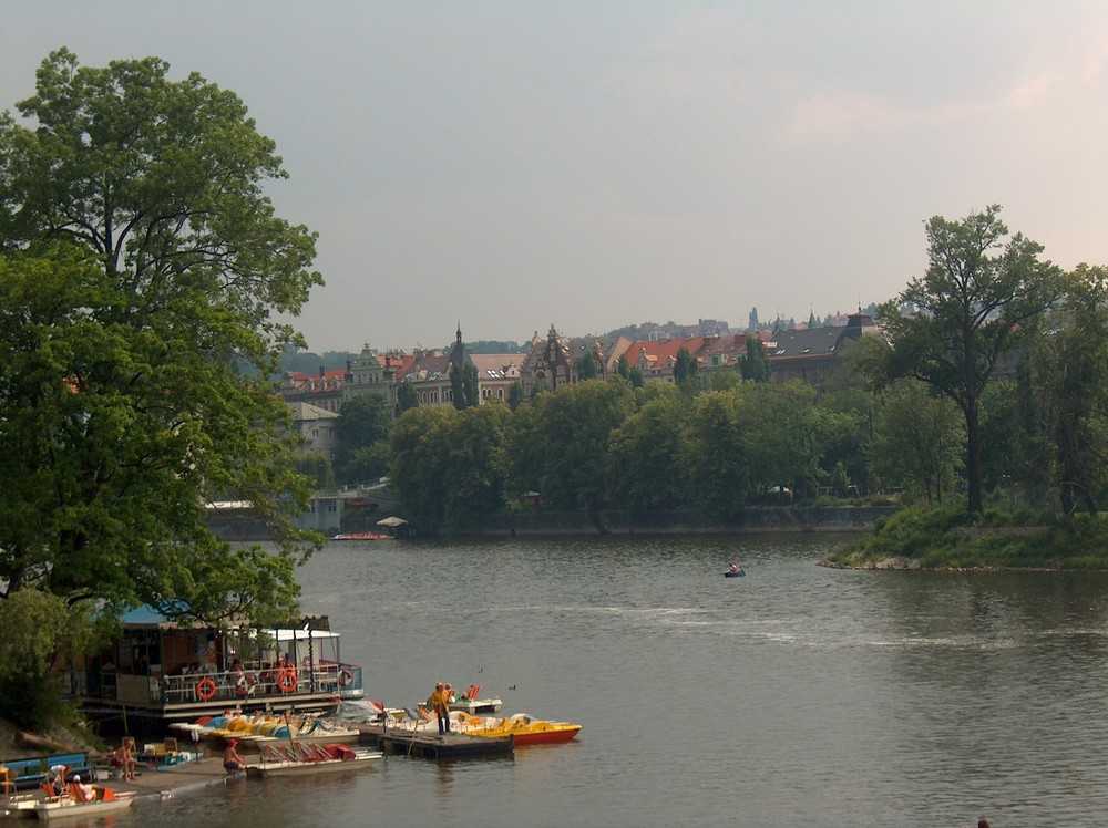 RIO EN PRAGA