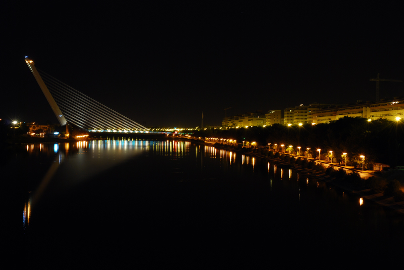 Rio Guadalquivir y puente del Alamillo, Sevilla.