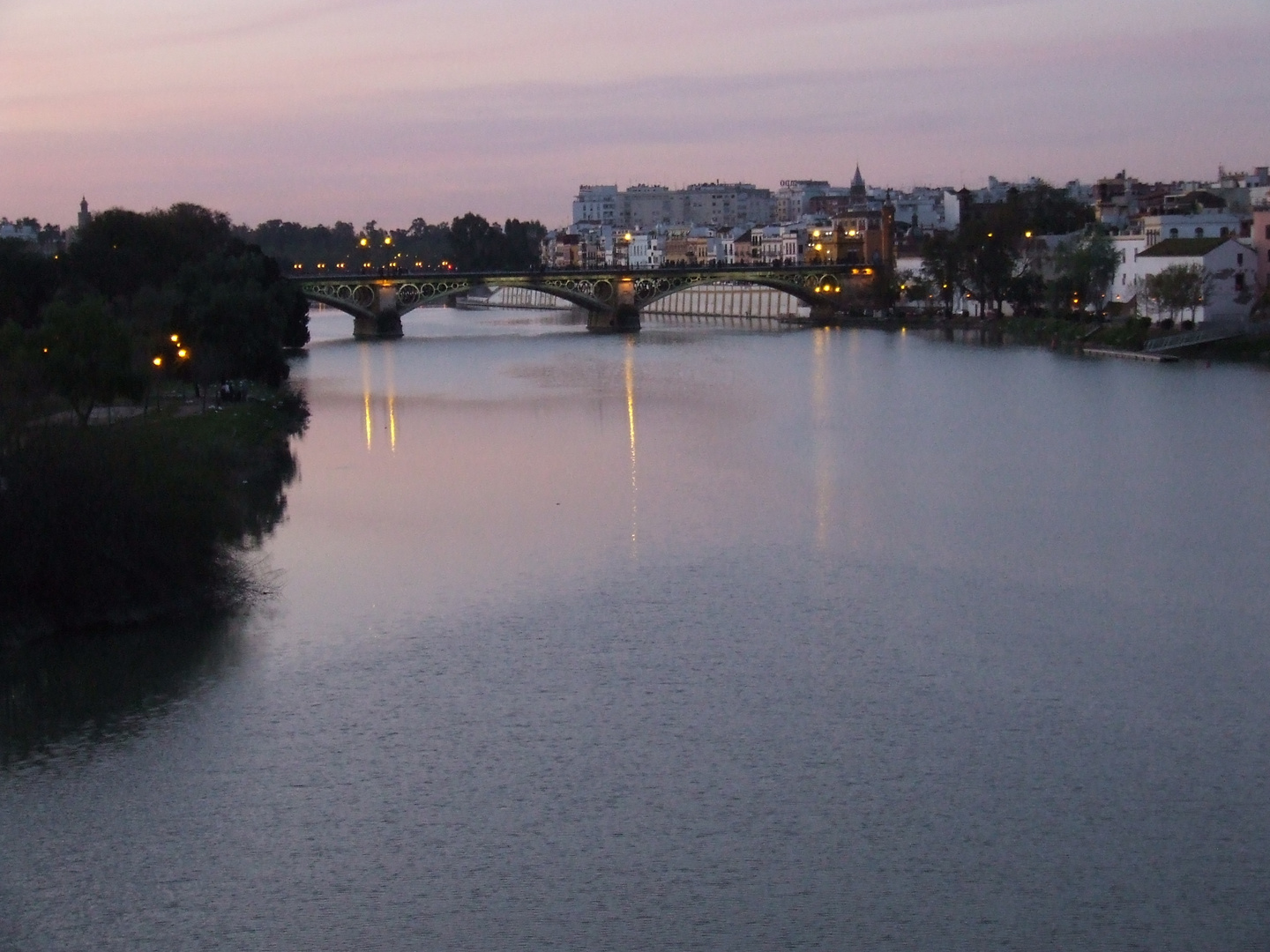 rio guadalquivir y puente triana