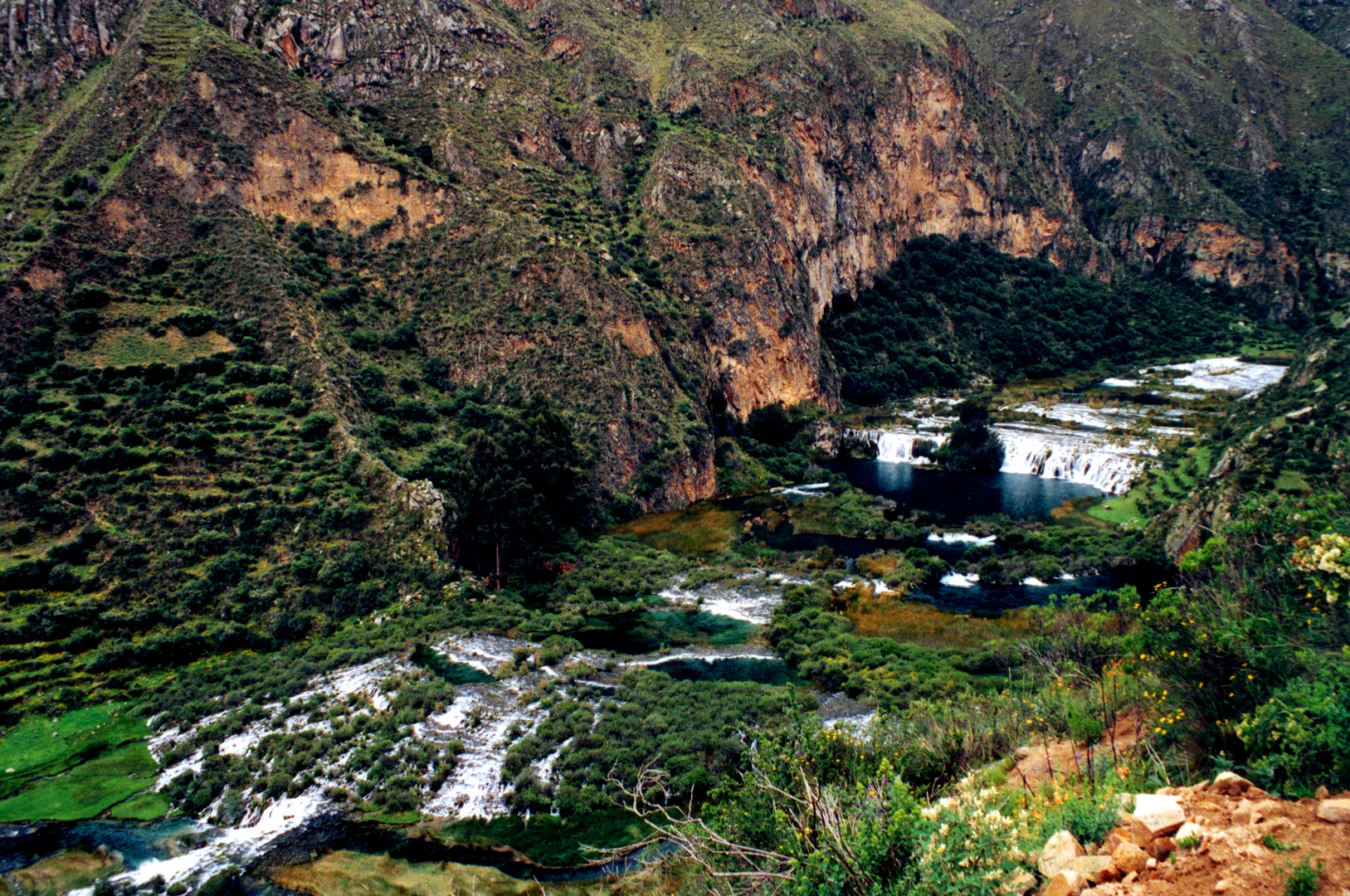 Rios, cascadas, lagunas, montañas, naturaleza pura