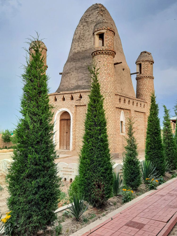 Rishton Mausoleum Ho'ja Il'gor