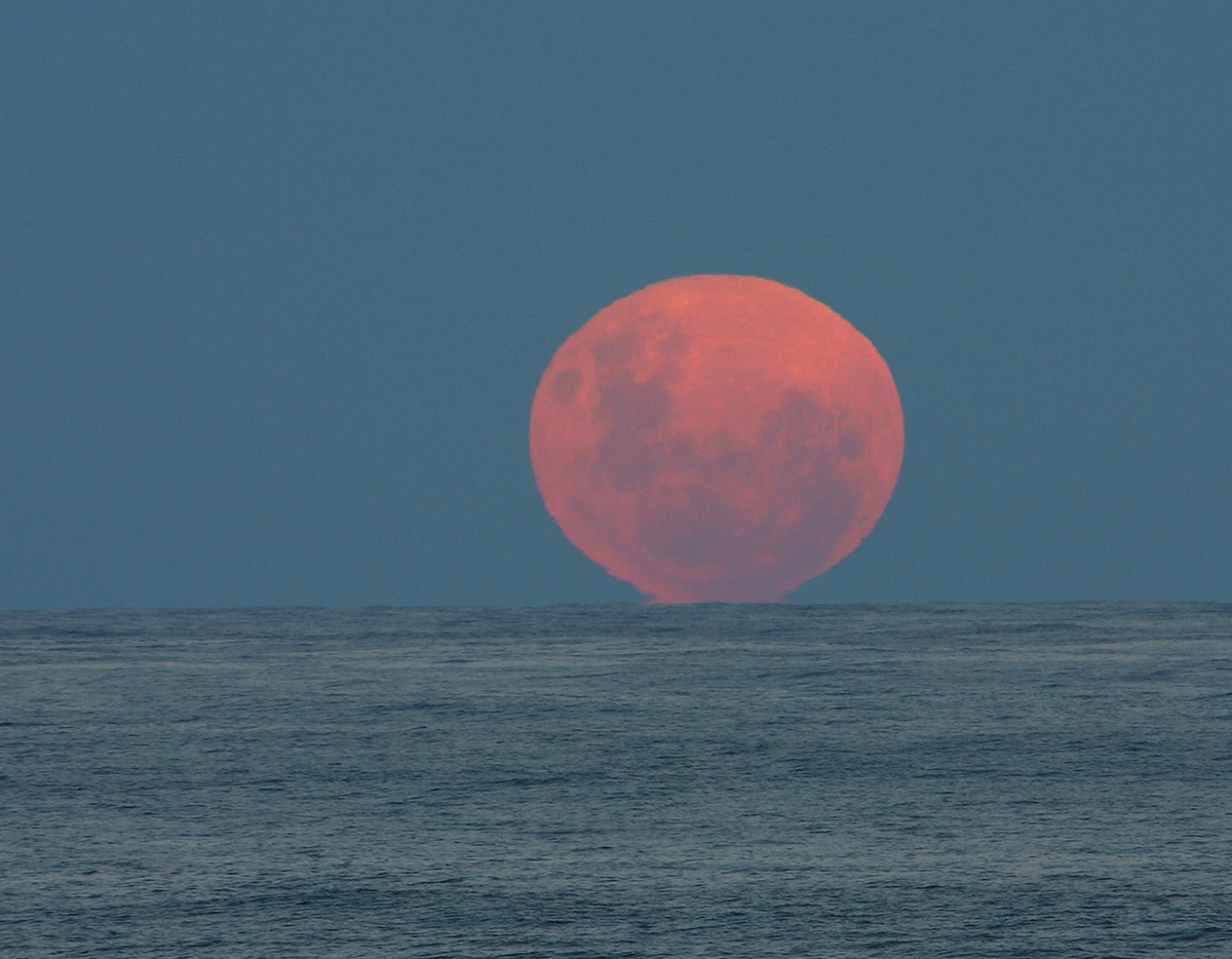 Rising Full Moon