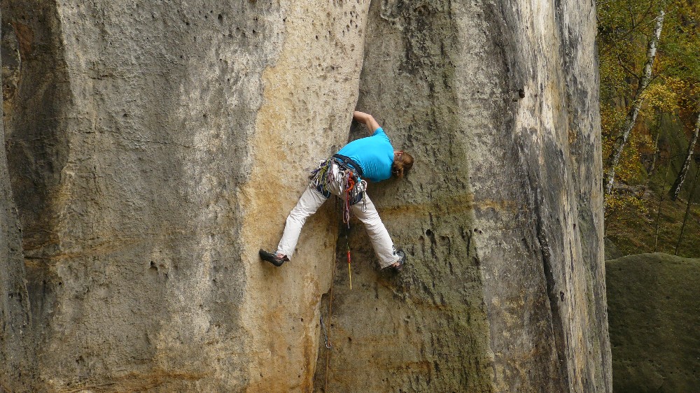 Rissklettern im Sandstein