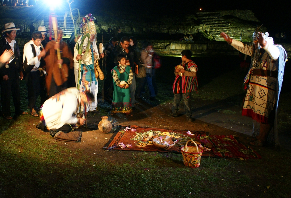 ritual de ofrenda a los dioses en el centro del mundo andino pre incaCHAVIN EL CENTRO DEL MUNDO en s