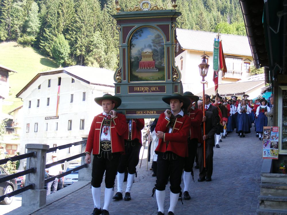 Rituale processione al 15 di Agosto