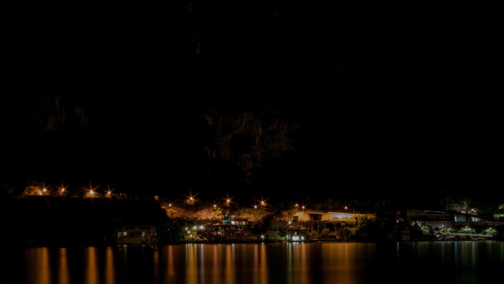 Riva del Garda bei Nacht