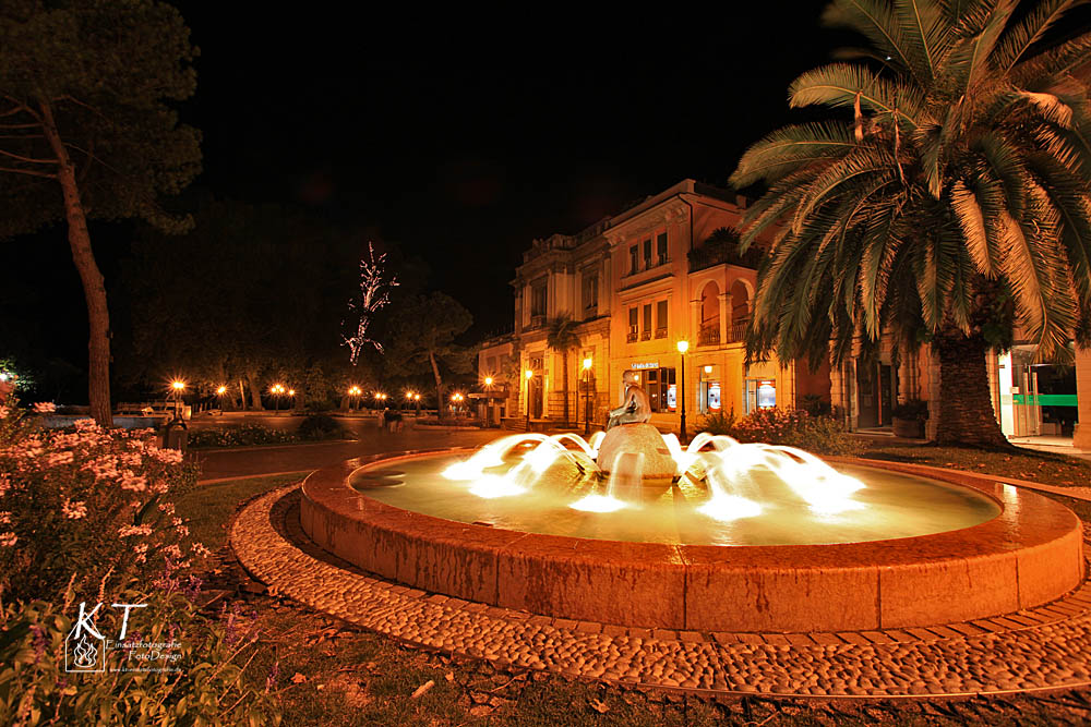 Riva´s piazza @ night *2*