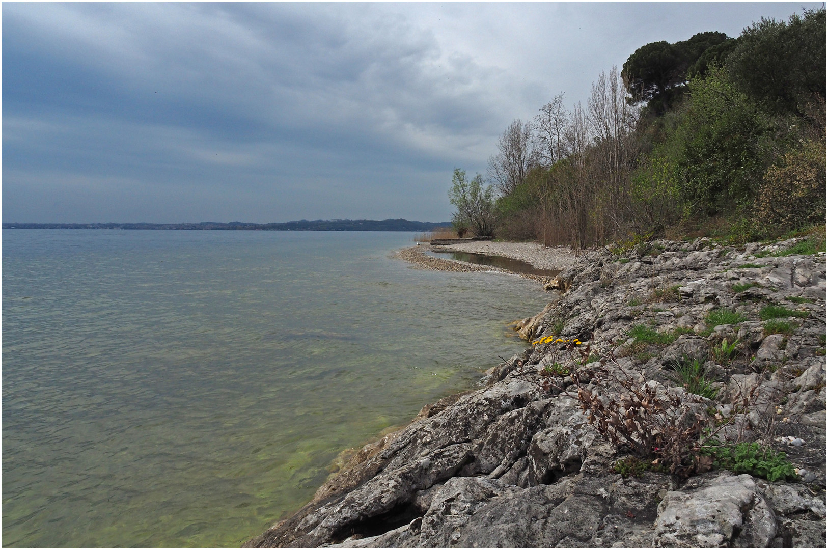 Rive du Lac de Garde près de Manerba