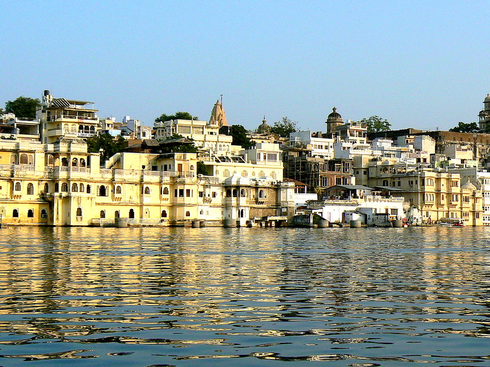 Rives du Lac Pichola .