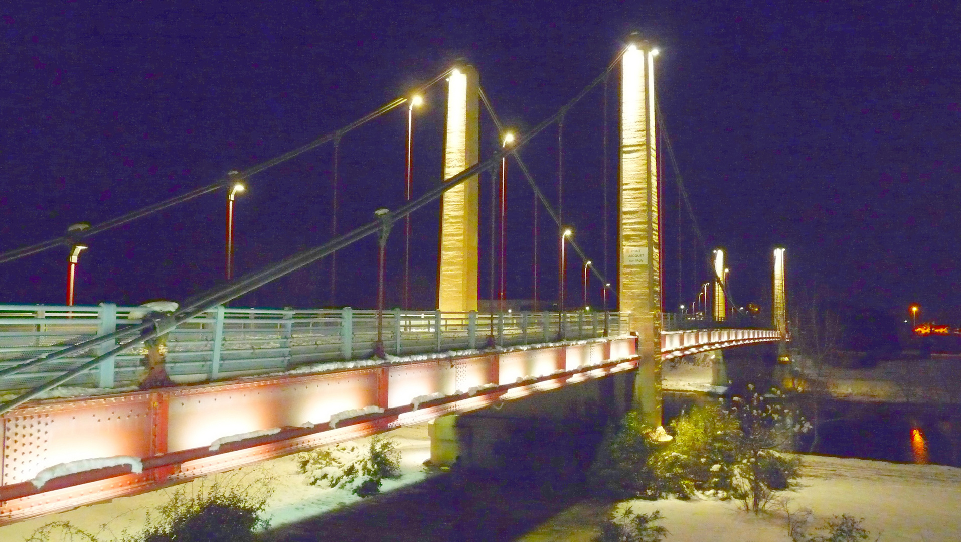 RIVESALTES le pont la nuit sous la neige