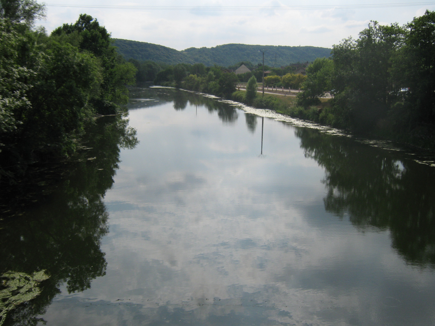 Rivière à Bennecourt dans les Ivelyne près de Paris