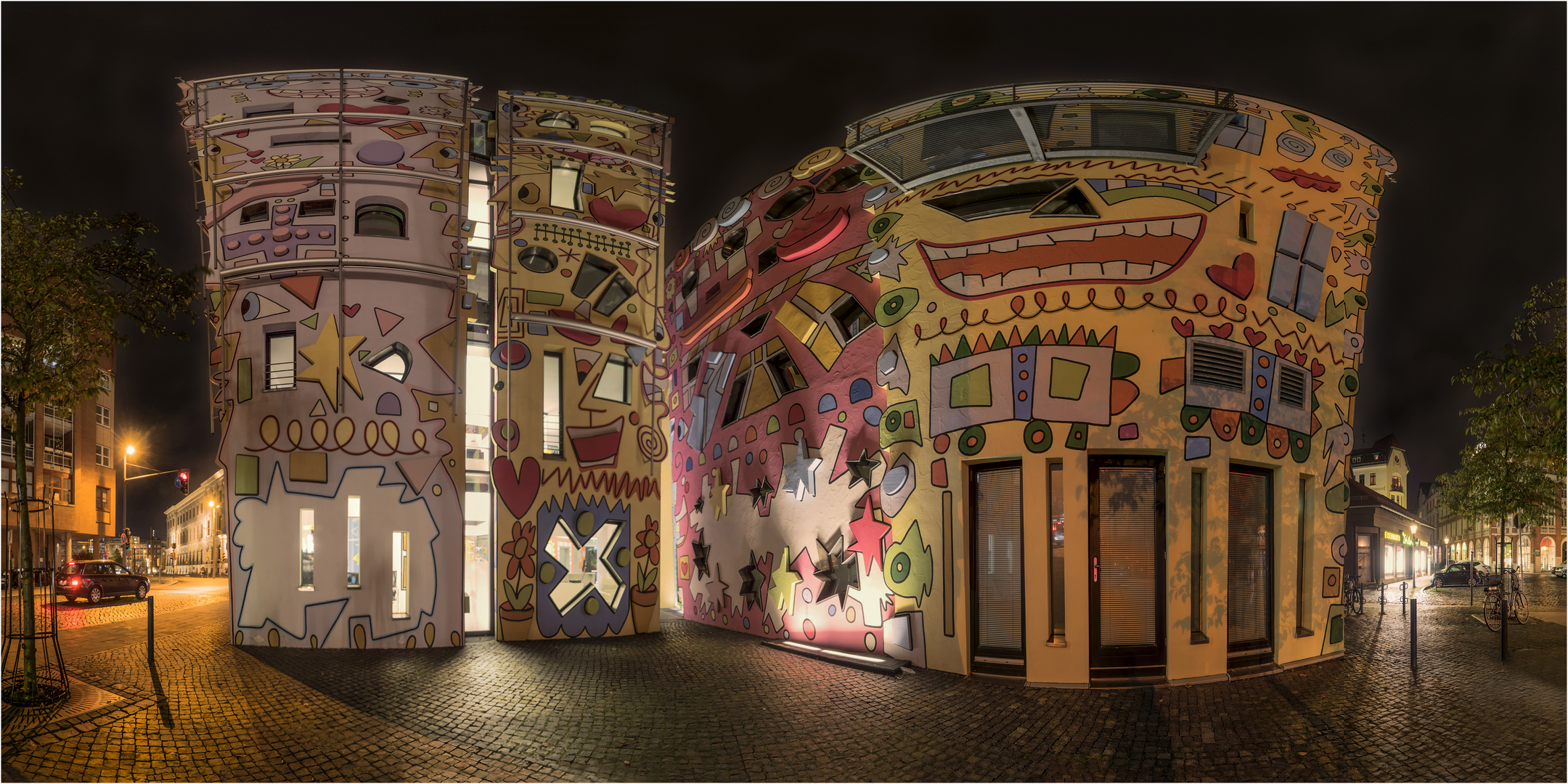 Rizzi-Haus bei Nacht