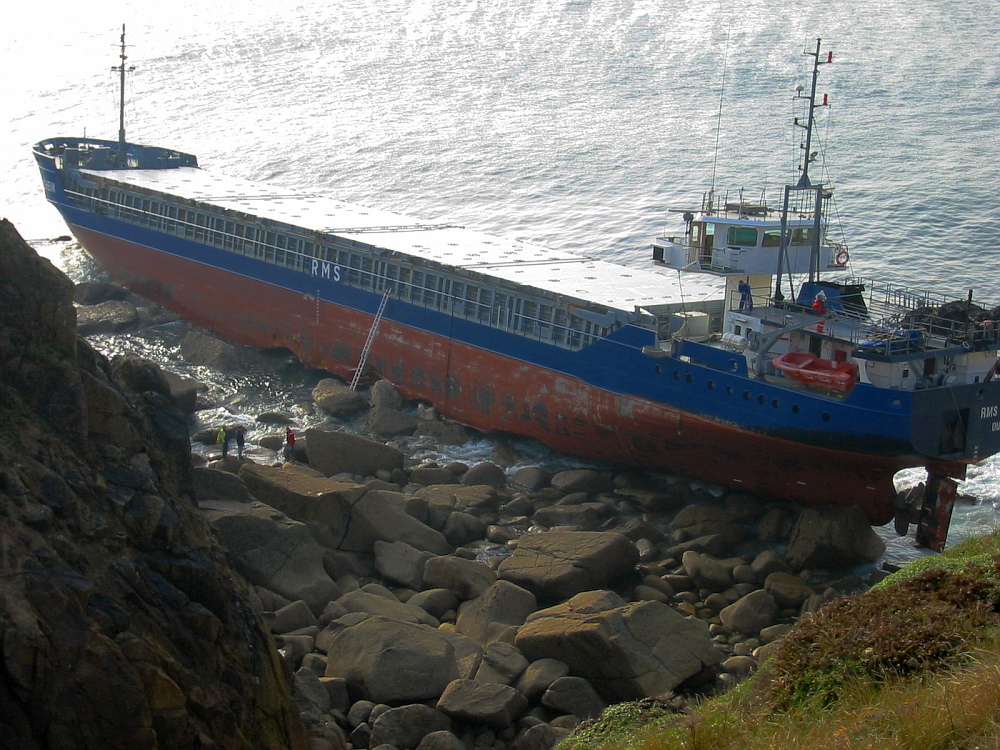 RMS Mulheim - gestrandet bei Sennen in Cornwall am 22. März 2003